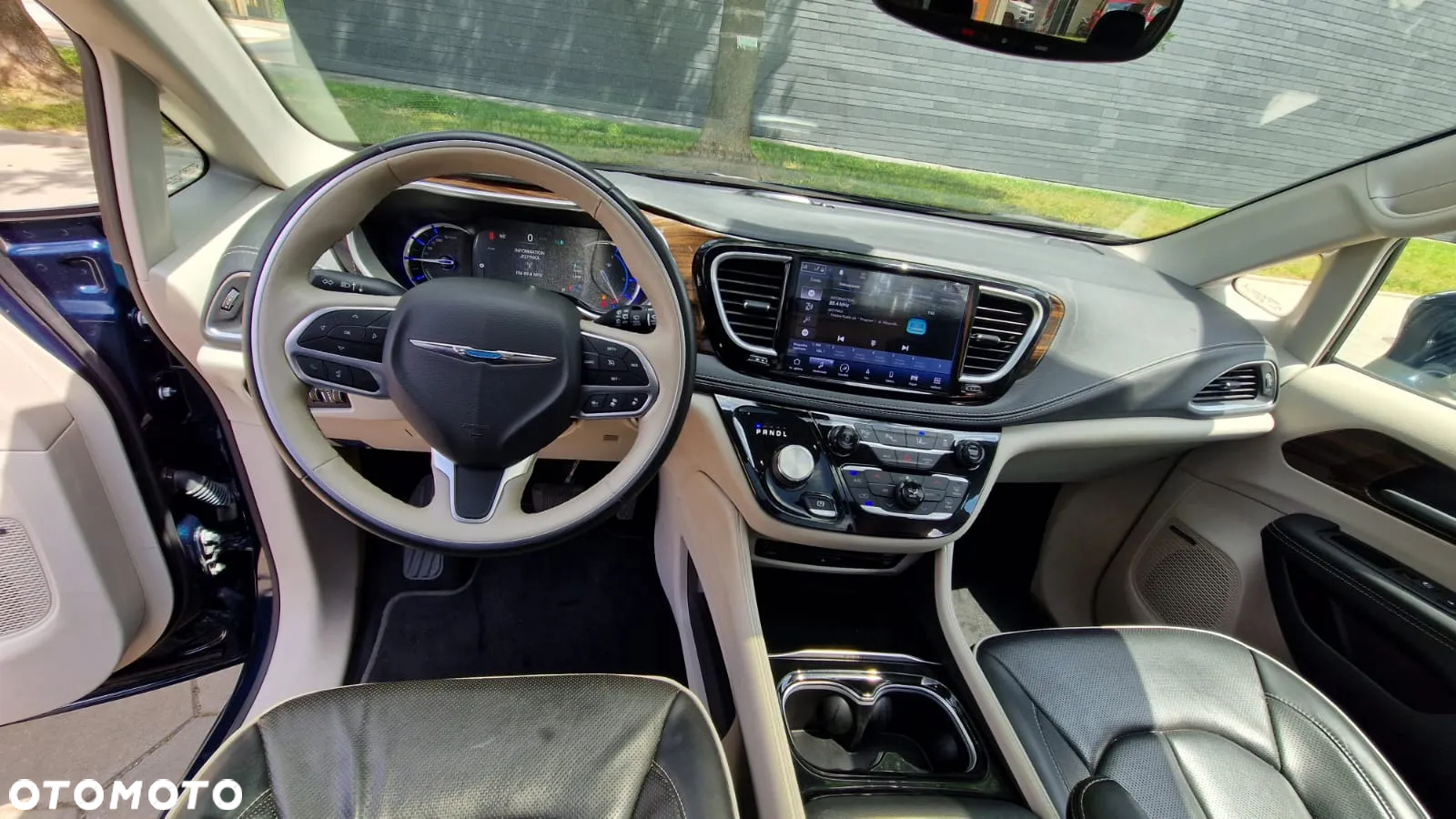 Chrysler Pacifica - 13