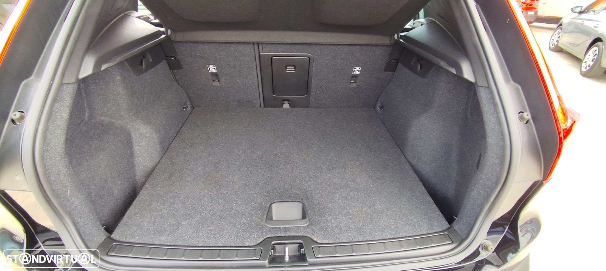 Volvo EX40 - 21