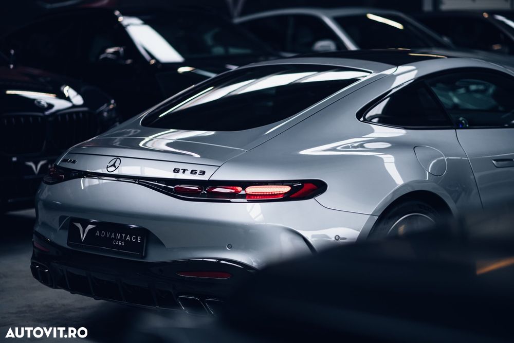 Mercedes-Benz AMG GT - 4