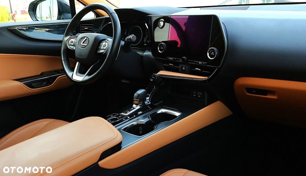 Lexus NX 350h Prestige 2WD - 24