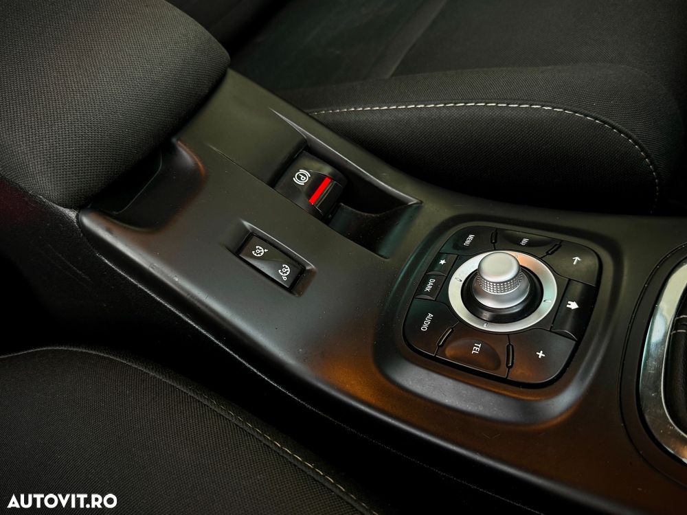 Renault Megane ENERGY dCi 110 Start & Stop LIMITED - 29