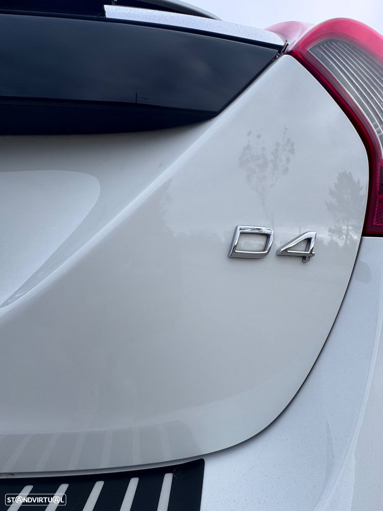 Volvo V60 2.0 D4 R-Design - 15