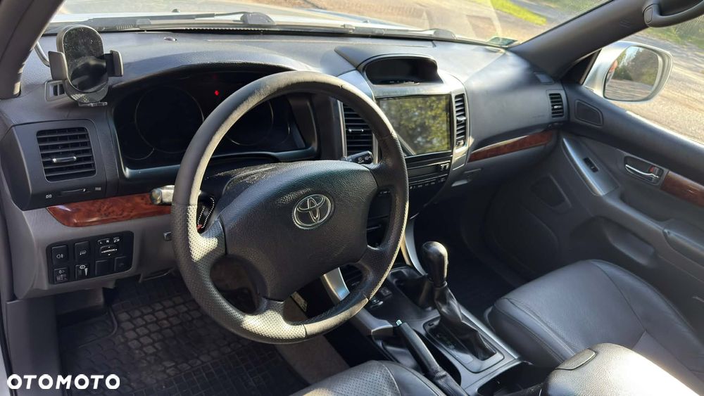 Toyota Land Cruiser - 19