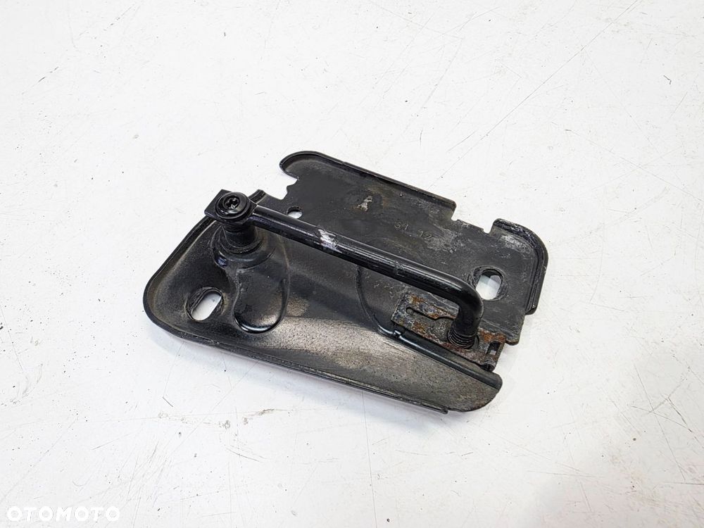 ZAMEK MASKI RYGIEL LEWY AUDI A3 8V 8V0823185B - 1