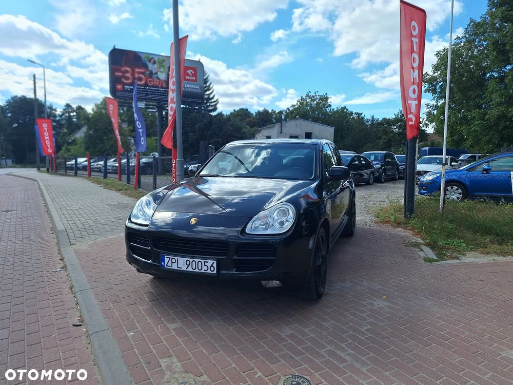 Porsche Cayenne - 1