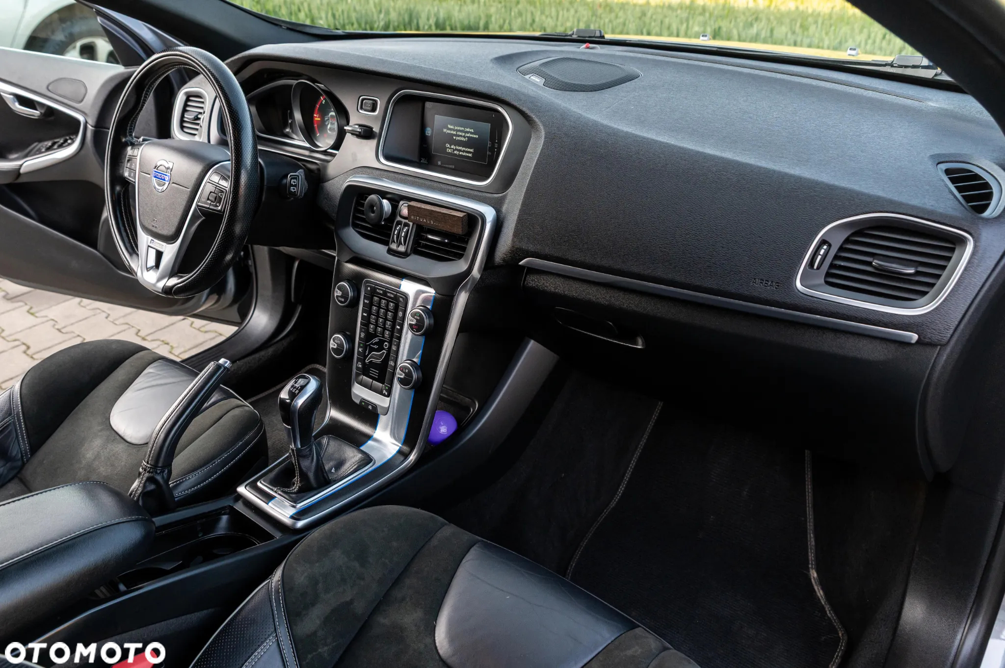 Volvo V40 D4 Drive-E R-Design Momentum - 24