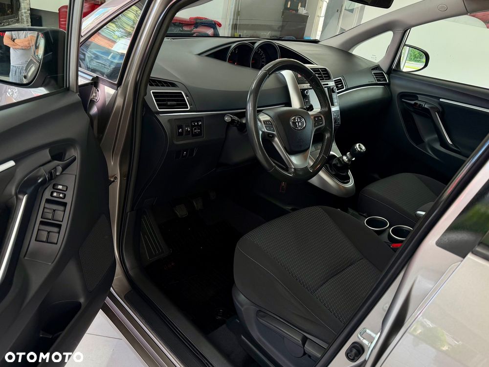 Toyota Verso 1.6 D-4D Prestige - 30