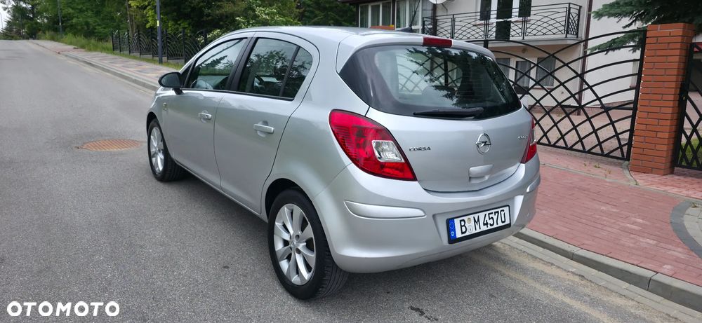 Opel Corsa 1.2 16V Navi - 4