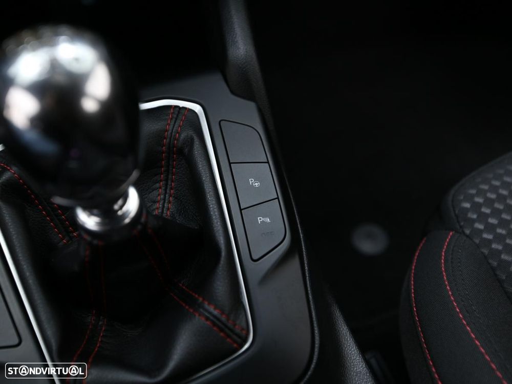 Ford Focus 1.5 TDCi EcoBlue ST-Line - 28