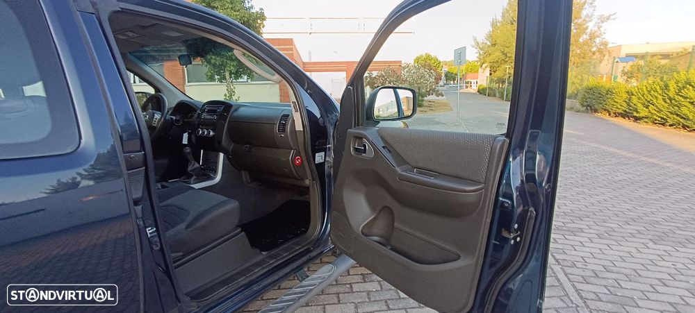 Nissan Navara 2.5 dCi KC SE 4WD - 27