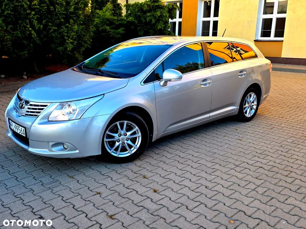 Toyota Avensis - 12