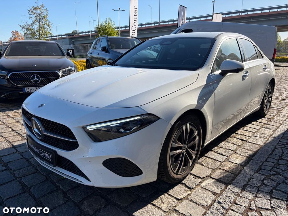 Mercedes-Benz Klasa A 220 4-Matic Progressive 8G-DCT - 3