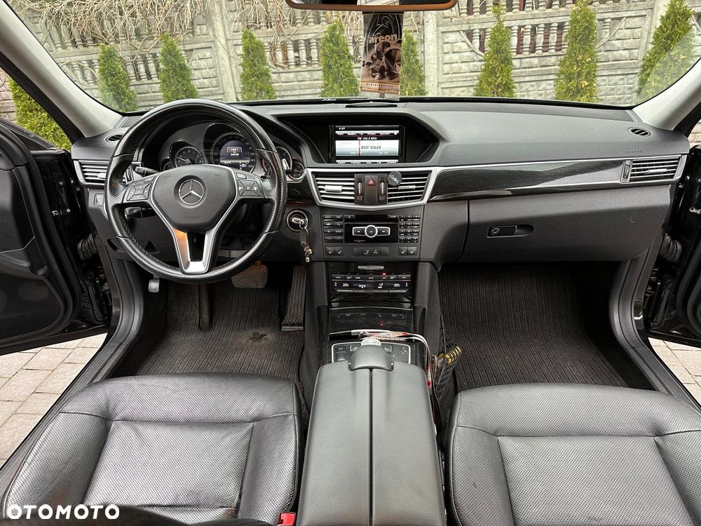 Mercedes-Benz Klasa E 350 CDI DPF 4Matic BlueEFFICIENCY 7G-TRONIC Avantgarde - 17