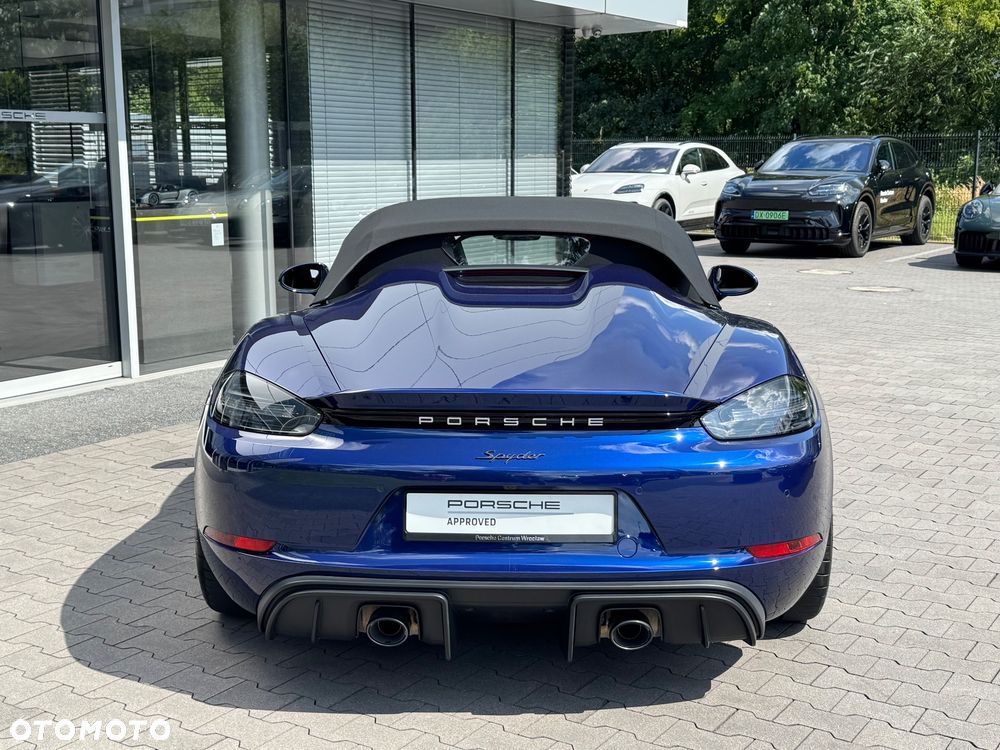 Porsche 718 Spyder - 10