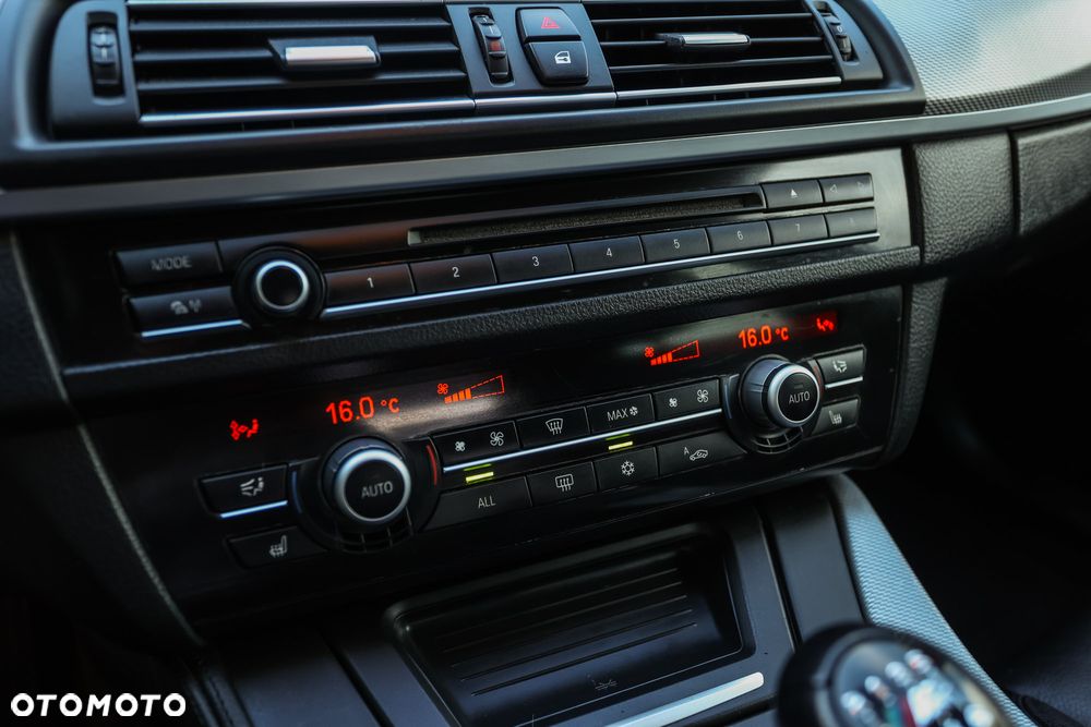 BMW Seria 5 520d Blue Performance - 24