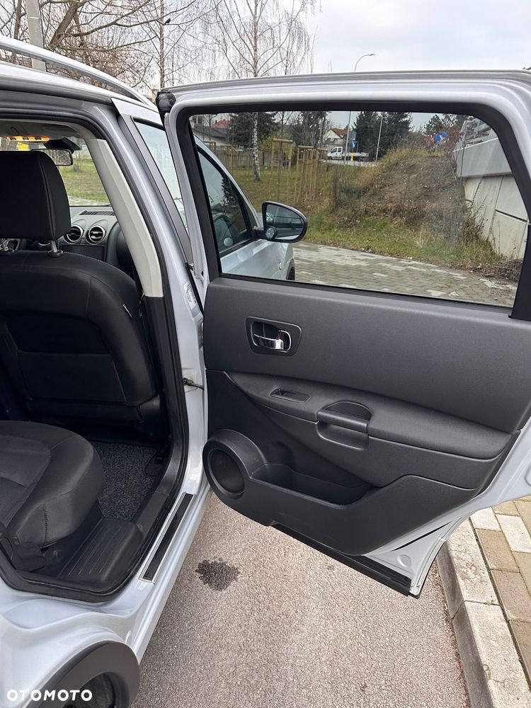 Nissan Qashqai+2 2.0 dCi DPF acenta - 11