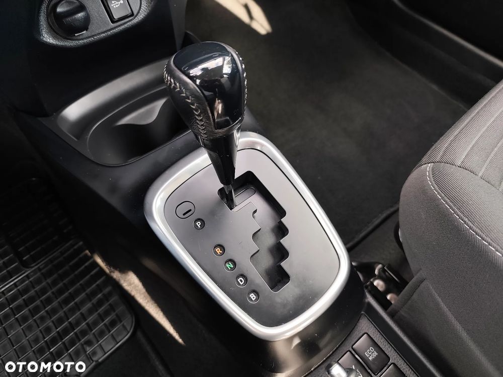 Toyota Yaris Hybrid 100 Premium EU6 - 36