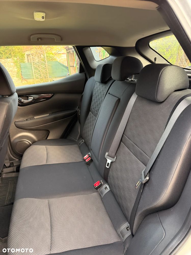 Nissan Qashqai 1.6 DCi ALL-MODE 4x4i ACENTA - 10