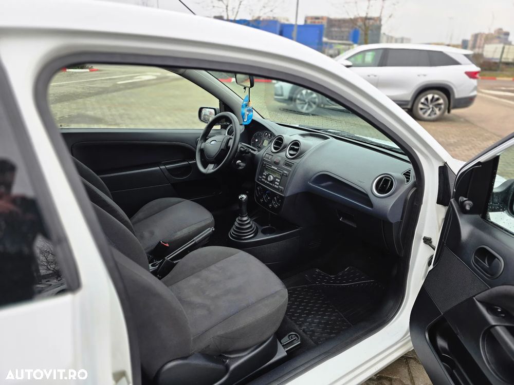 Ford Fiesta 1.4 TDCI Ambiente - 3