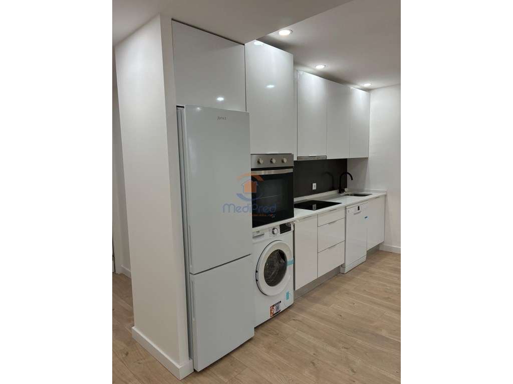 Apartamento T2+1 Totalmente Remodelado | Centro de Odivelas - Grande imagem: 3/18