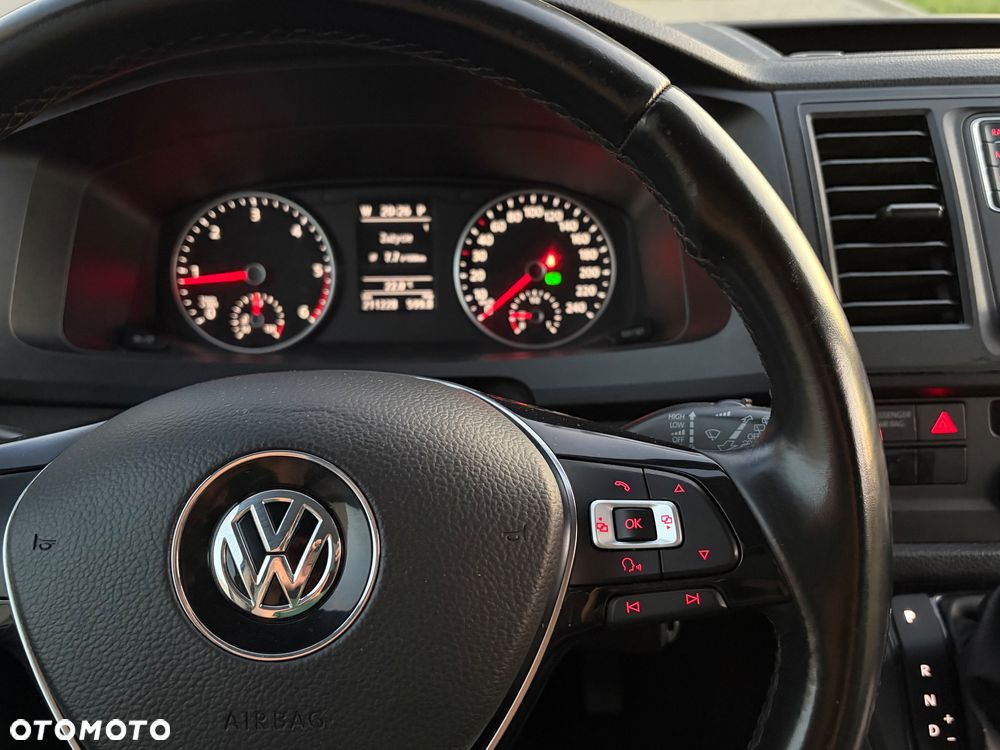 Volkswagen Caravelle - 23