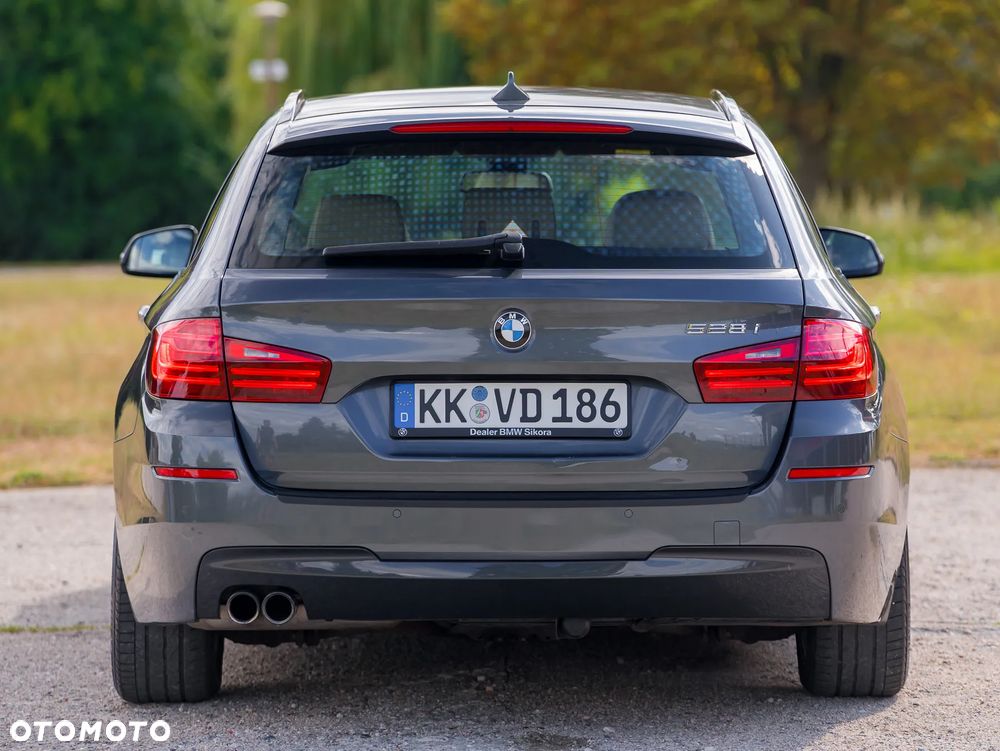 BMW Seria 5 528i Sport-Aut - 8
