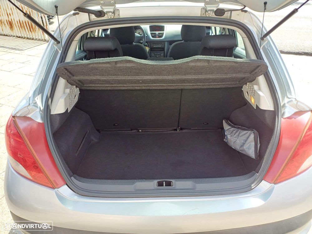 Peugeot 207 1.4 16V Active - 14