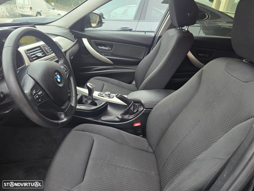 BMW 318 d Advantage - 14