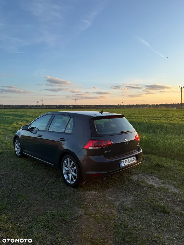 Volkswagen Golf - 2