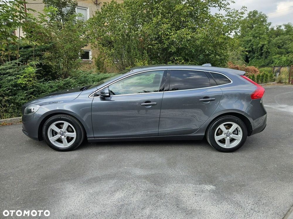 Volvo V40 D2 Momentum - 2