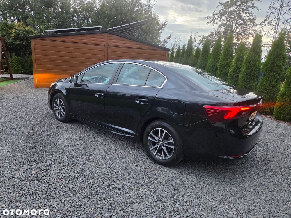 Toyota Avensis 2.0 Premium MS - 16