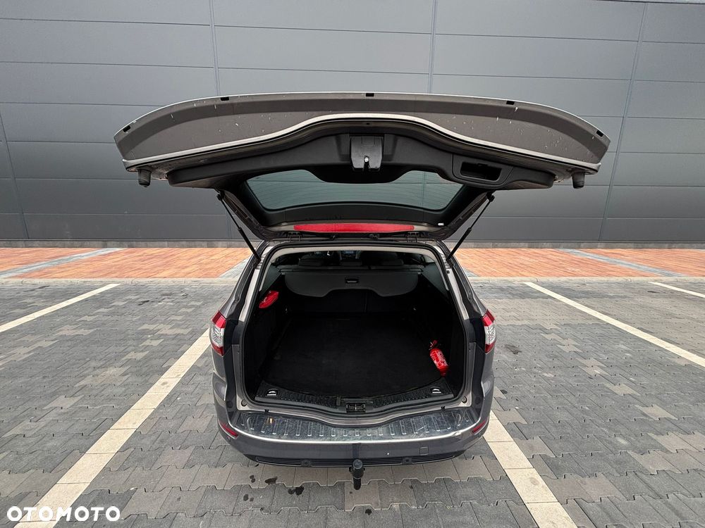 Ford Mondeo 2.0 TDCi Ghia - 13