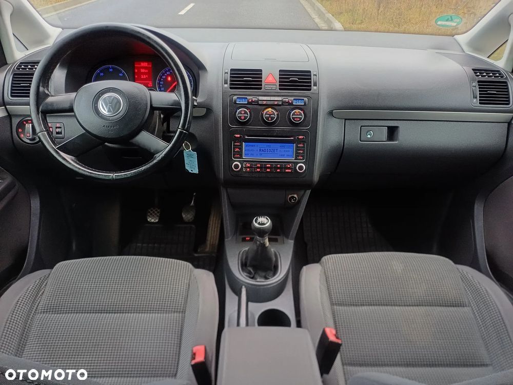 Volkswagen Touran 1.9 TDI Highline - 23