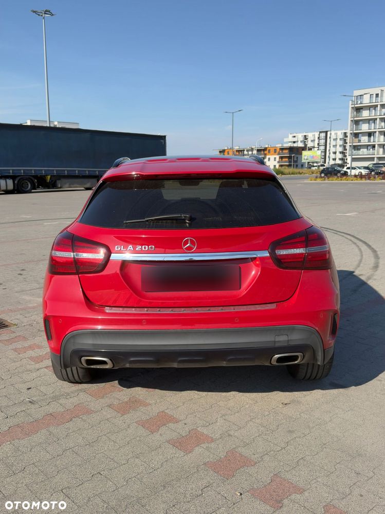 Mercedes-Benz GLA 200 7G-DCT AMG Line - 5