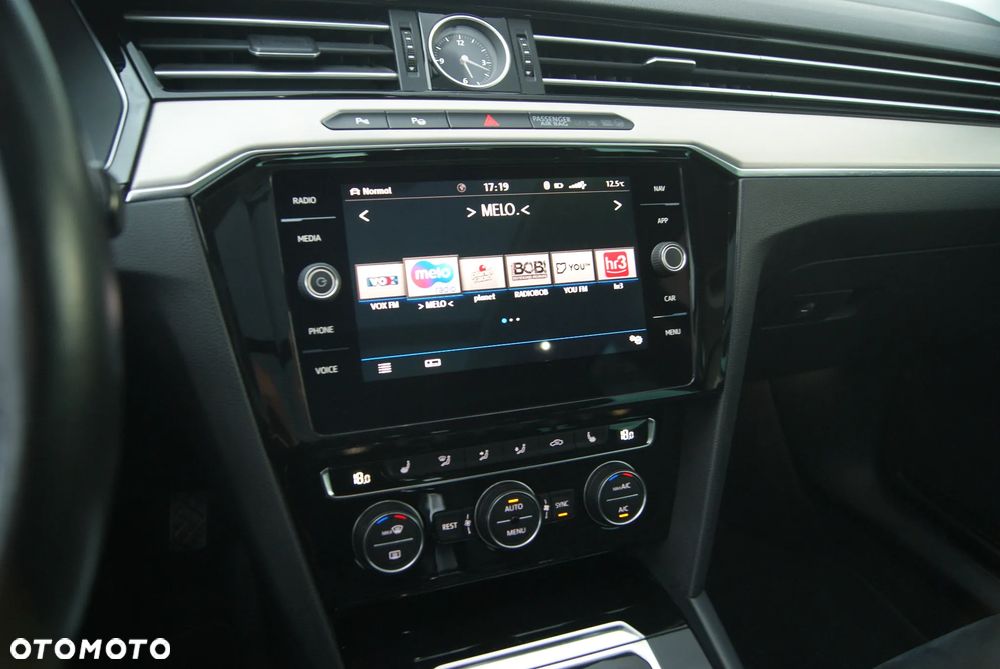 Volkswagen Passat 2.0 TDI SCR DSG Highline - 26