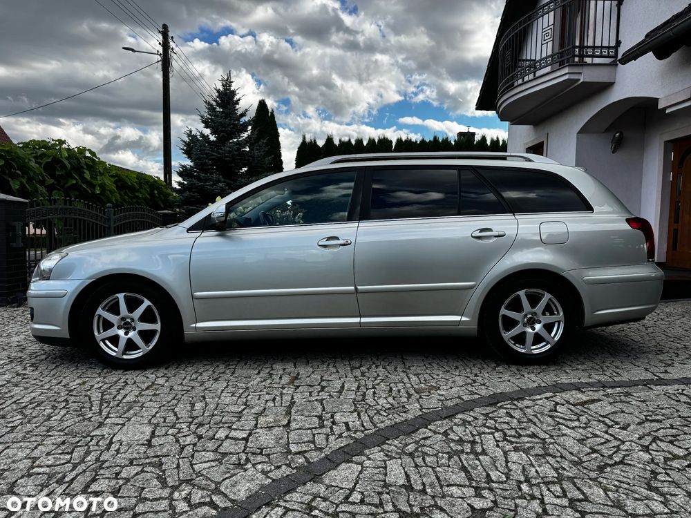 Toyota Avensis 1.8 VVT-i Executive - 8