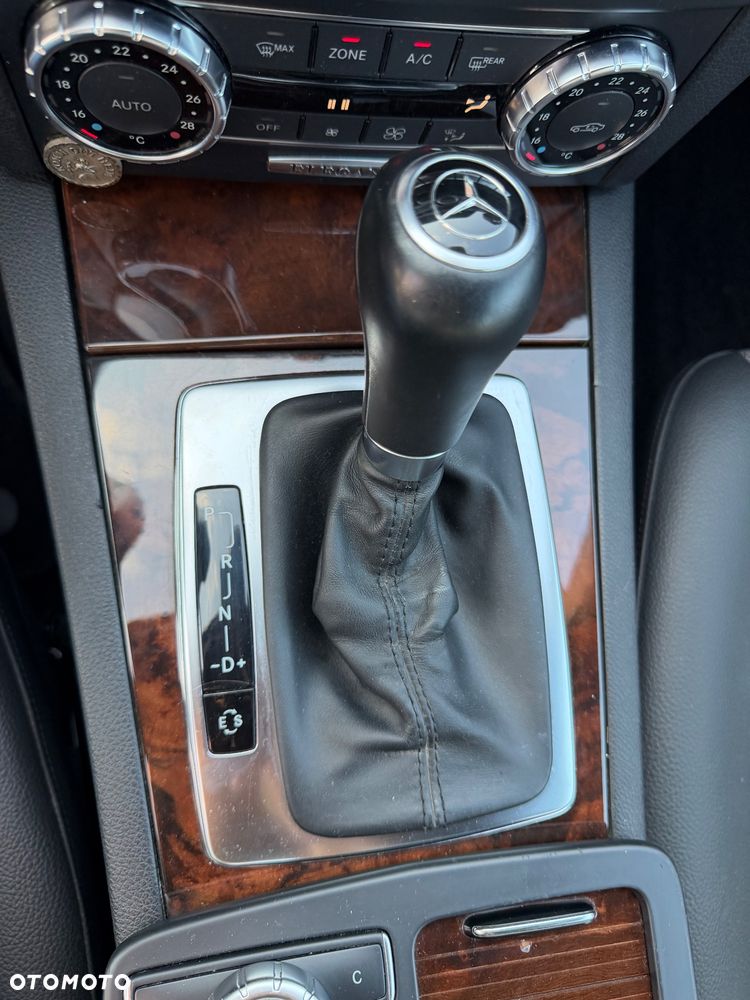Mercedes-Benz Klasa C 180 BlueEFFICIENCY 7G-TRONIC Elegance - 18