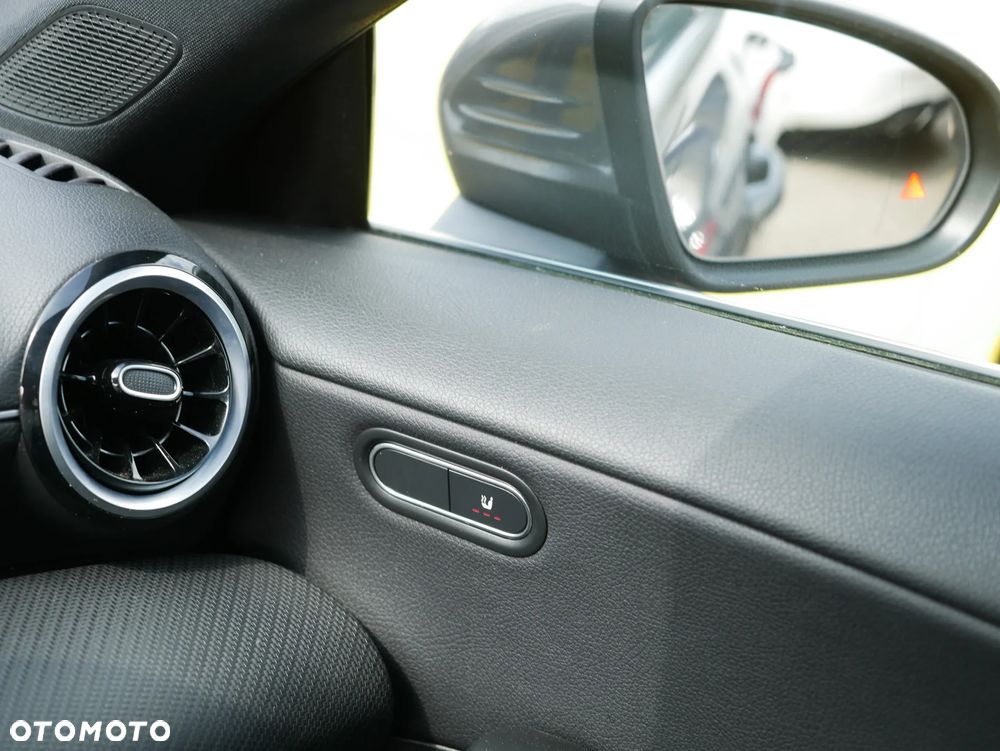 Mercedes-Benz CLA 200 7G-DCT Progressive Line Advanced - 24