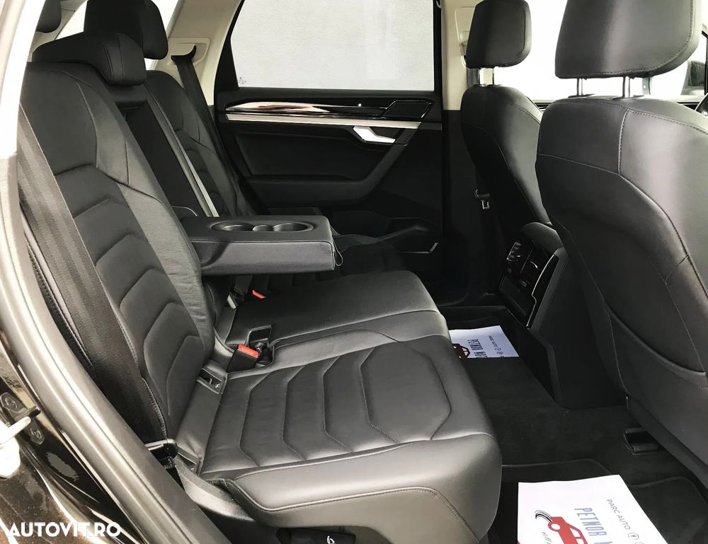 Volkswagen Touareg V6 TDI 4MOTION Elegance - 16