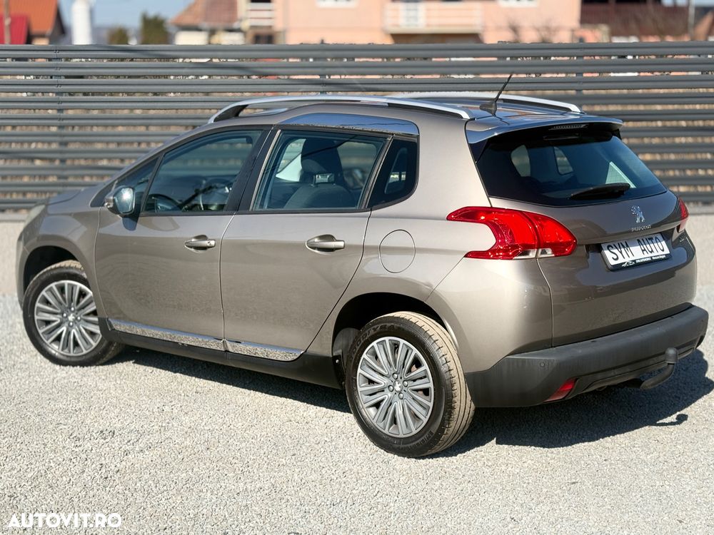 Peugeot 2008 1.2 L PureTech Allure - 3