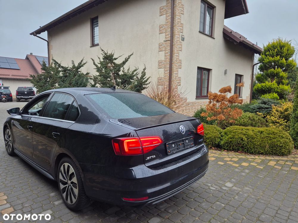 Volkswagen Jetta 1.4 DSG Highline - 3