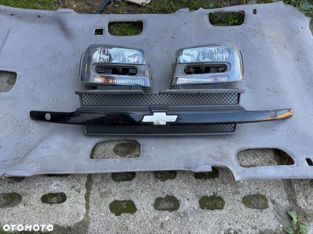 CHEVROLET TRAILBLAZER LAMPA PRZÓD SPRYSKIWACZ PRAWA LEWA REFLEKTOR