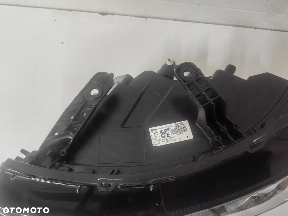 Lampa przednia lewa Dacia Duster III - 2