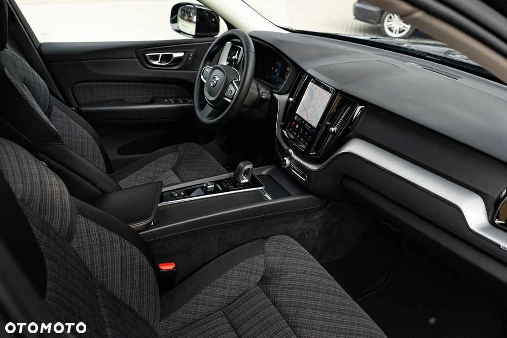 Volvo XC 60 B4 D AWD Core - 26