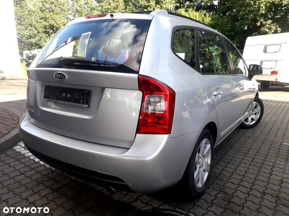 Kia Carens - 18