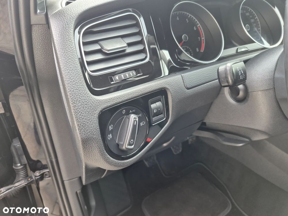 Volkswagen Golf - 21