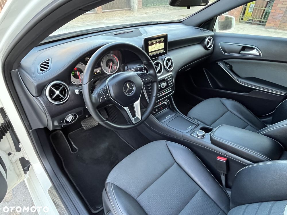 Mercedes-Benz Klasa A 180 7G-DCT Activity Edition - 22