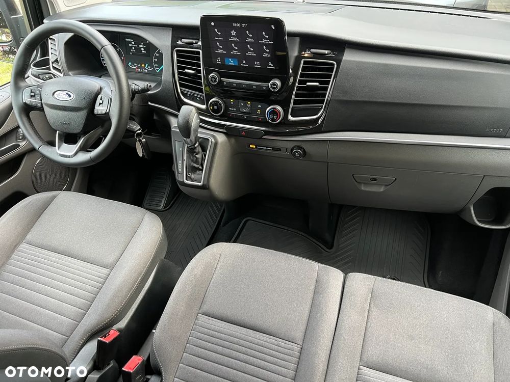 Ford Tourneo Custom - 19