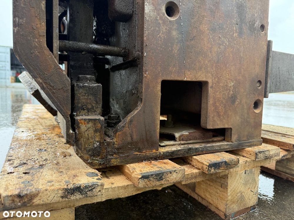 Volvo 4820,6820,6870,7820,8820 / D - 6