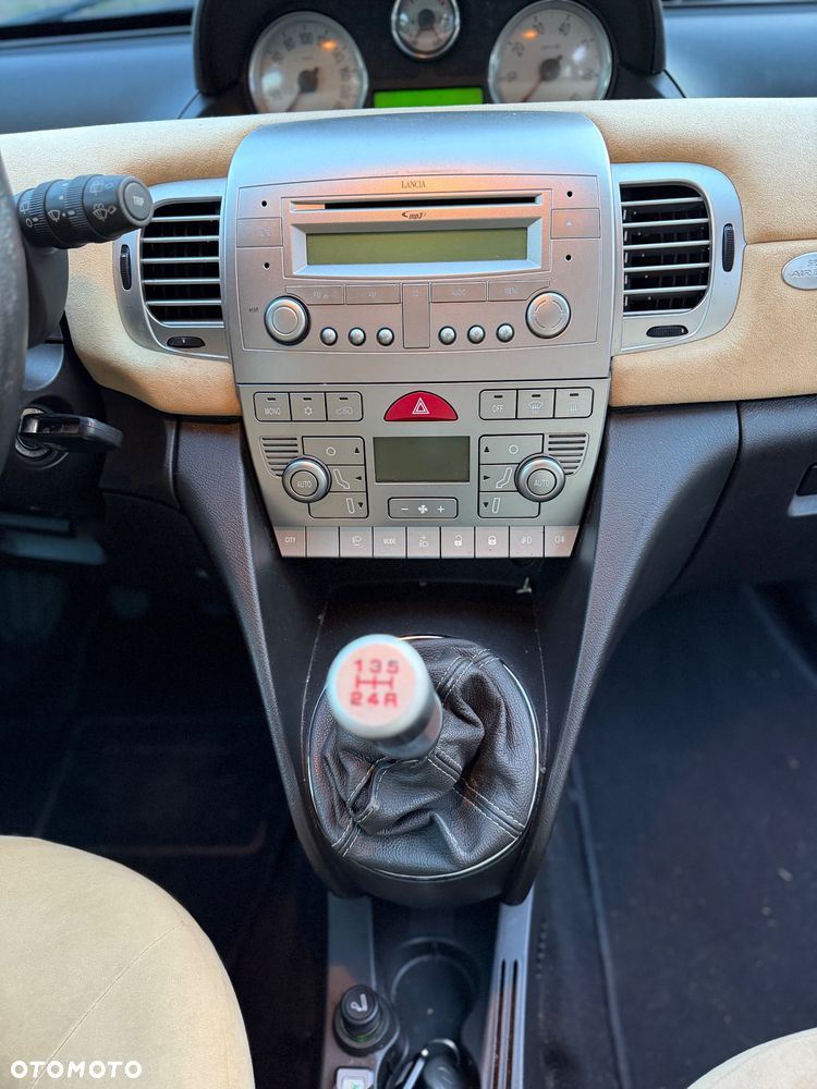 Lancia Ypsilon Y 1.4 8v Platino - 16